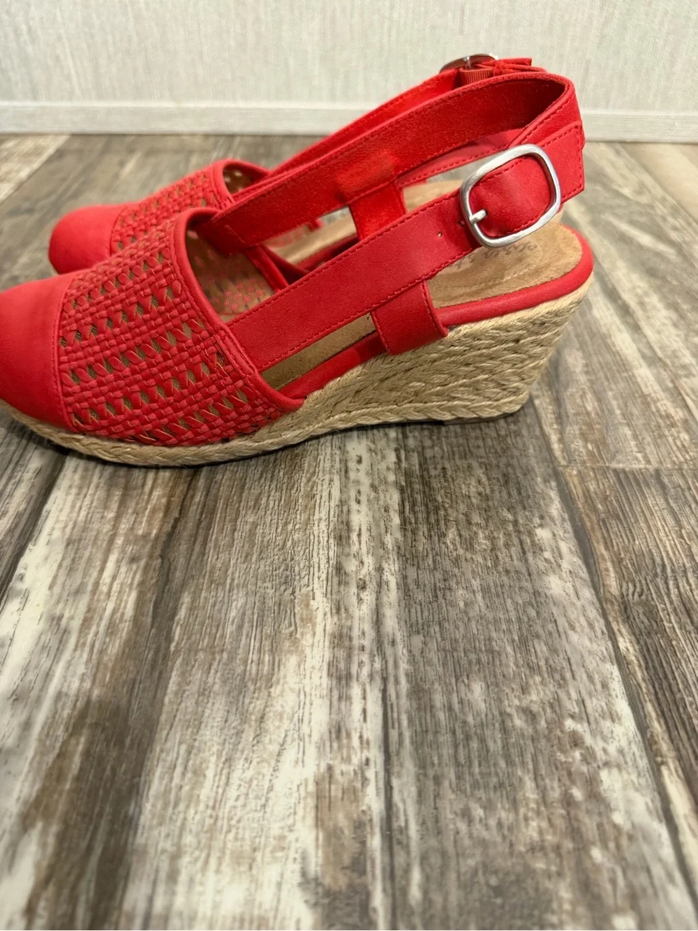 easy street Red Woven Espadrille Slingback Wedge Size 7